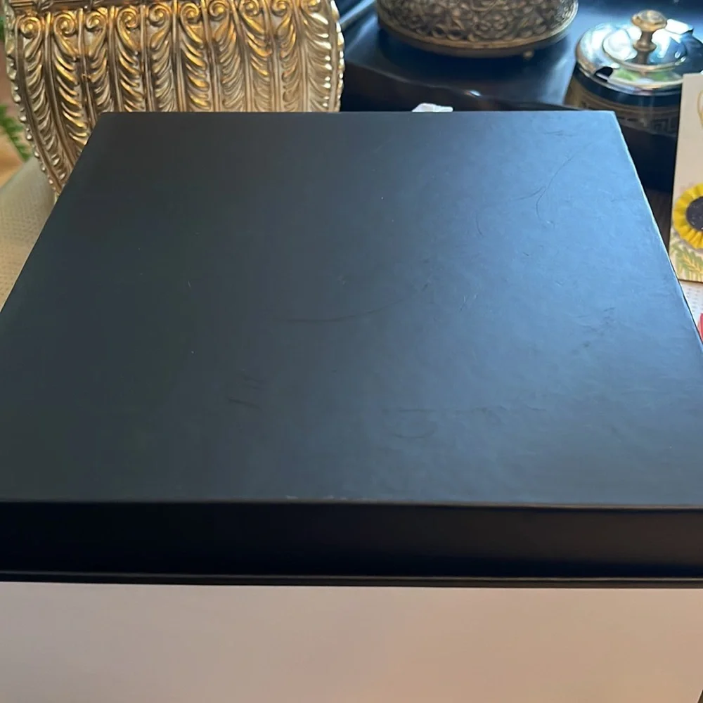 Authentic Chanel Box - Picture 4 of 11